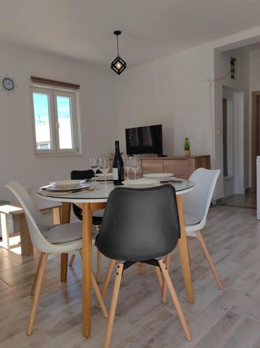 Apartment Marija, New 1Bd Apt With Free Parking Сплит Экстерьер фото
